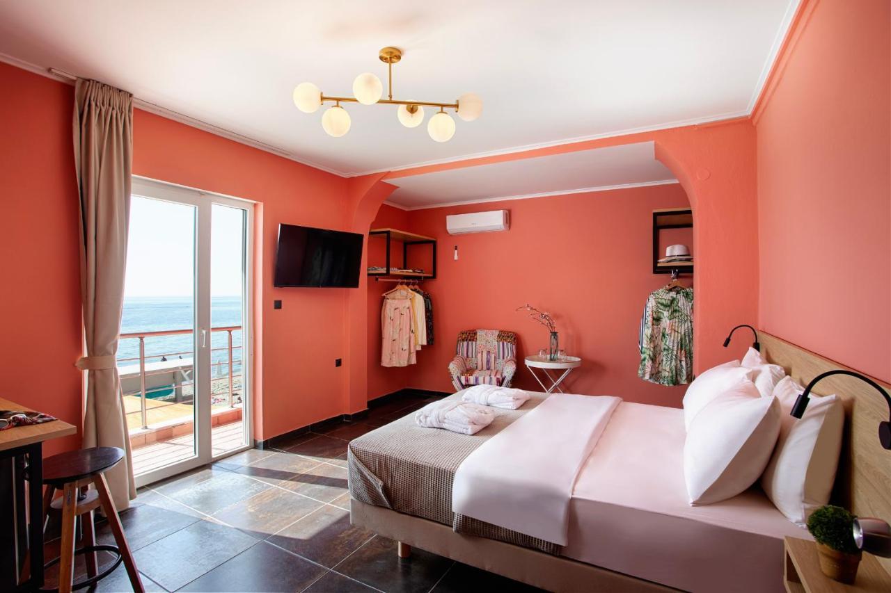Conte Cristo Suites Paralía Екстериор снимка