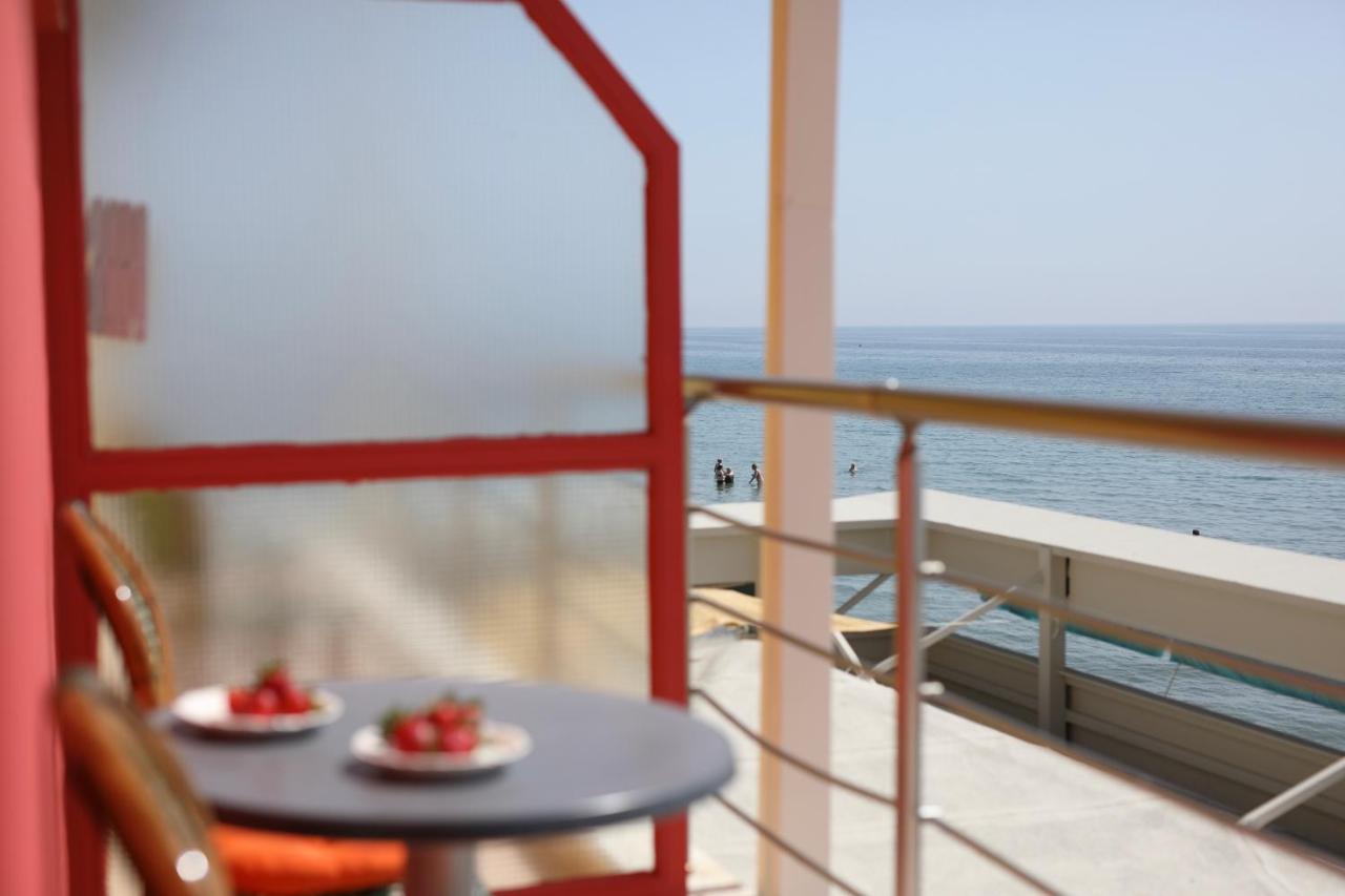 Conte Cristo Suites Paralía Екстериор снимка