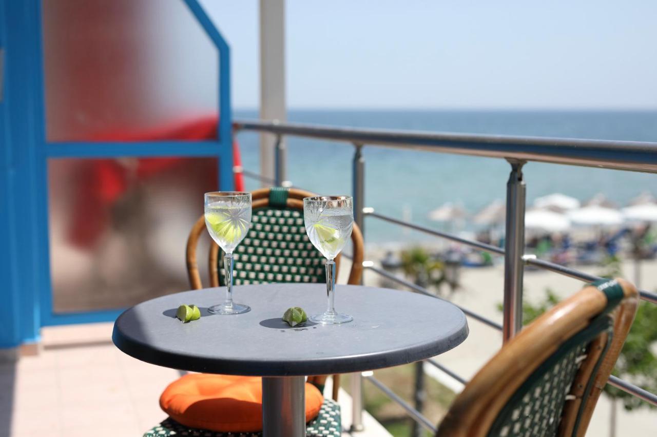 Conte Cristo Suites Paralía Екстериор снимка